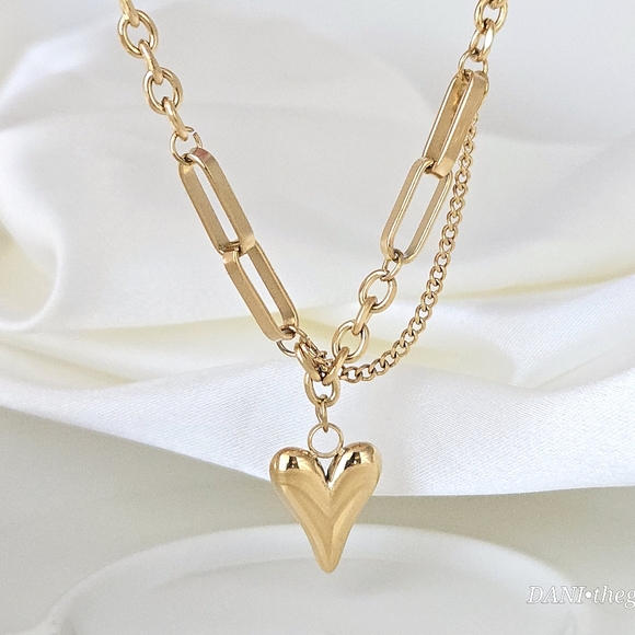 NEW 18K Gold Asymmetric Link Chain Heart Necklace - Picture 2 of 9